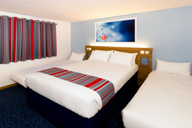 Travelodge Nottingham Central Экстерьер фото